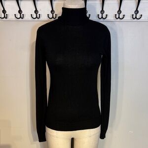 Zara Classic Black lightweight Turtleneck Sweater NWT size medium